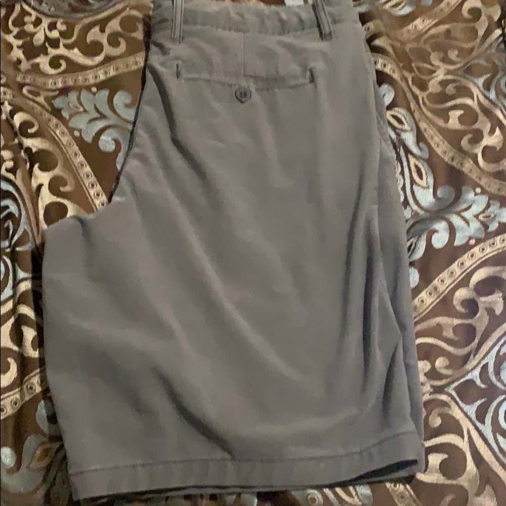 Swiss tech men’s shorts. Size 34